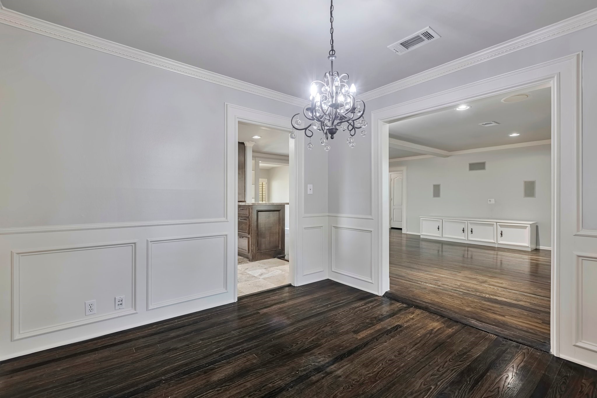 1328 Bingle Road Houston, TX 77055 - Photo 8 of 29