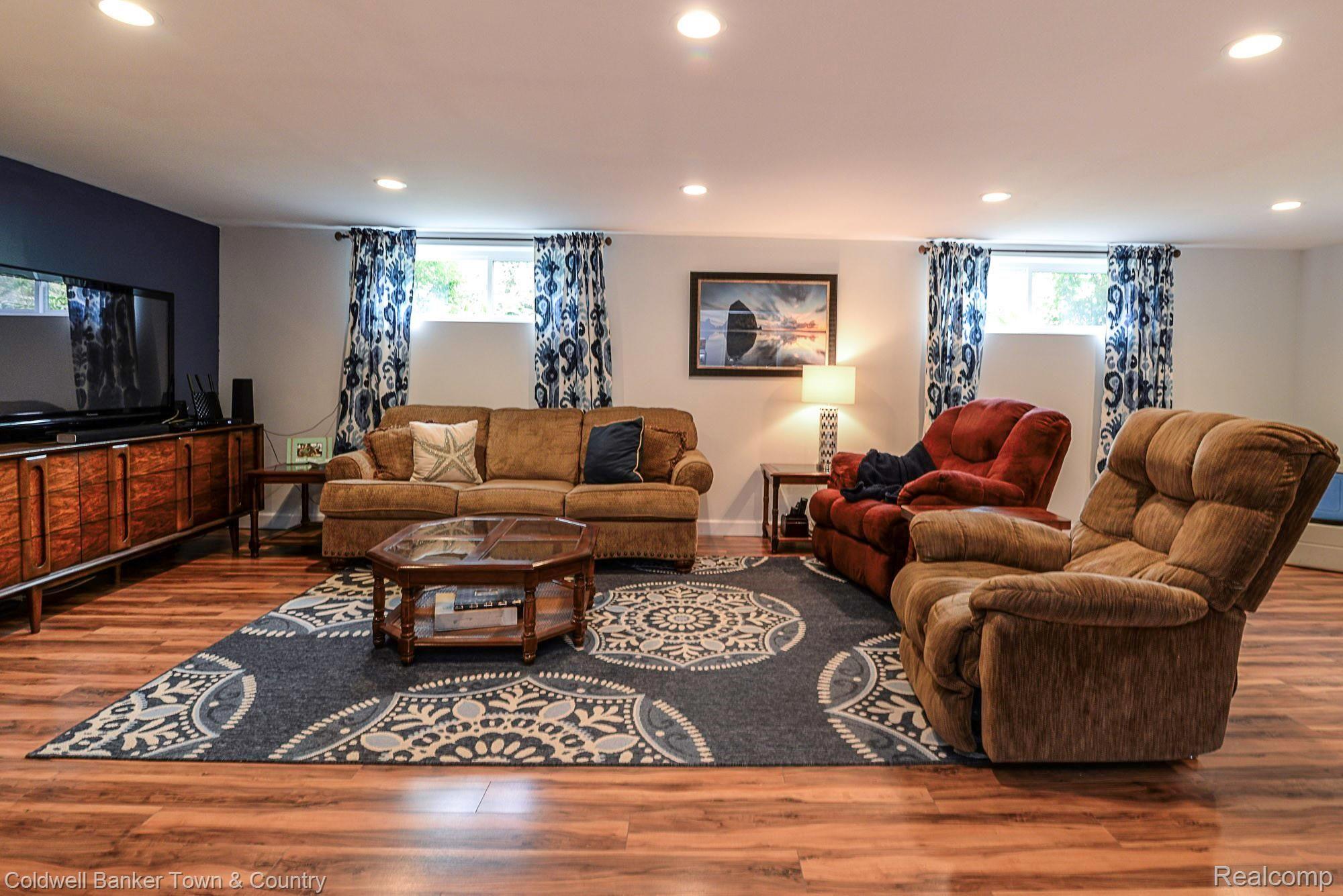 12318 White Lake Road Fenton, MI 48430 - Photo 25 of 42 DSC_4401.jpg