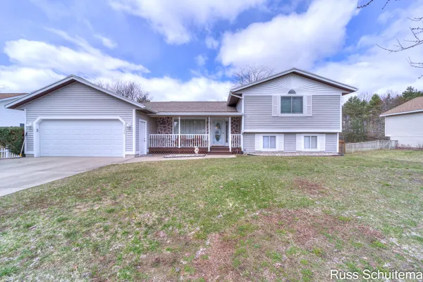 $329,900 | 3759 West Fuller Drive, Muskegon, MI 49444