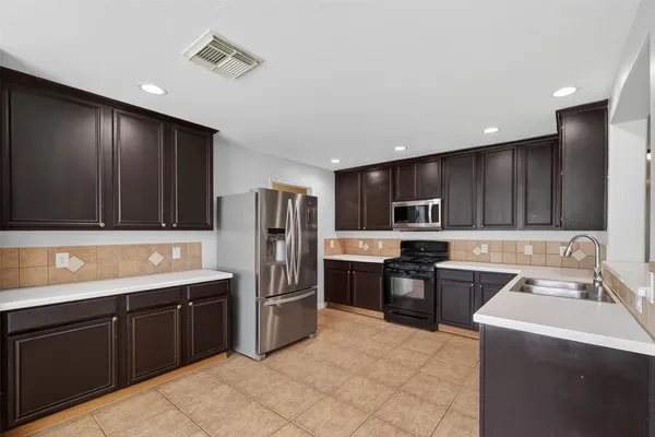 $2,350 | 31722 Royal Woods Court, Conroe, TX 77385