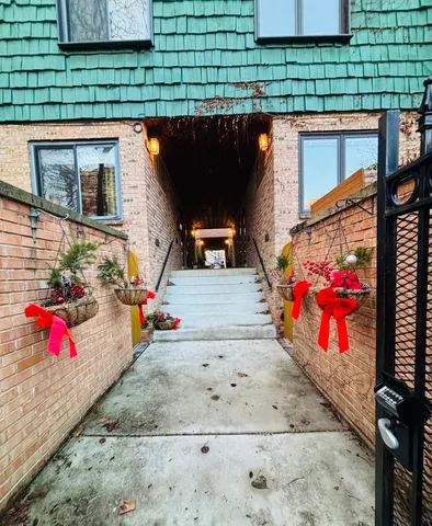 $4,300 | 1630 North Sedgwick Street, Unit 2, Chicago, IL 60614