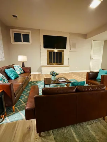 $4,500 | 1630 North Sedgwick Street, Unit 2, Chicago, IL 60614