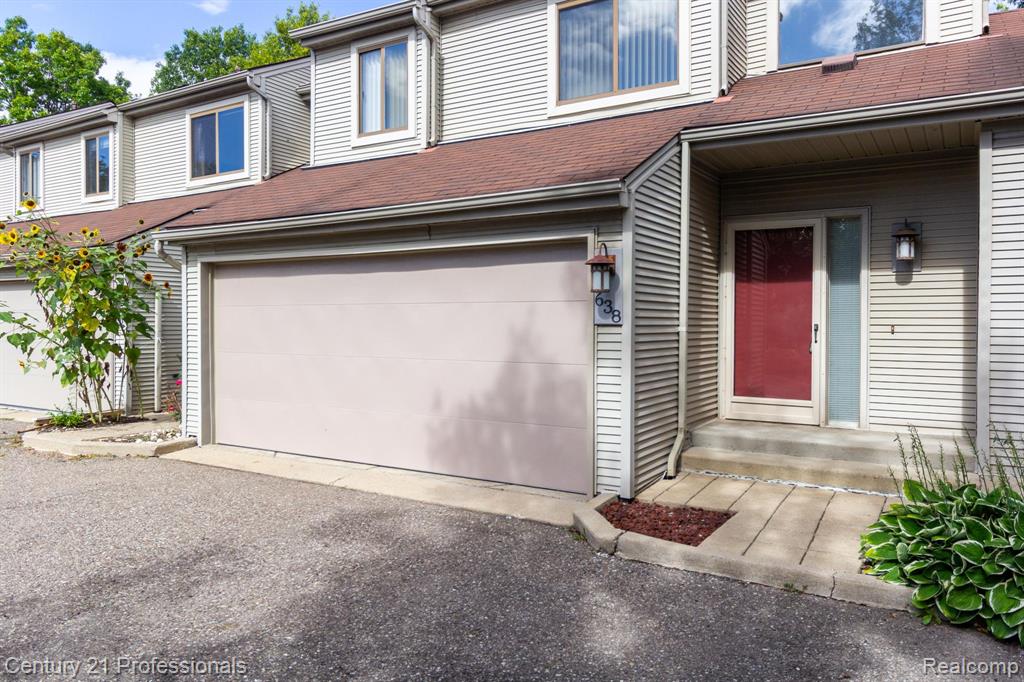 638 Ashley Circle Rochester Hills, MI 48307 - Photo 3 of 45