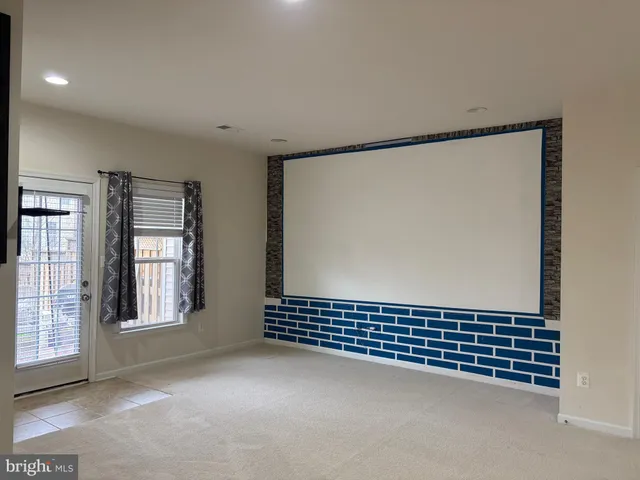 $3,300 | 41840 Diabase Square, Aldie, VA 20105