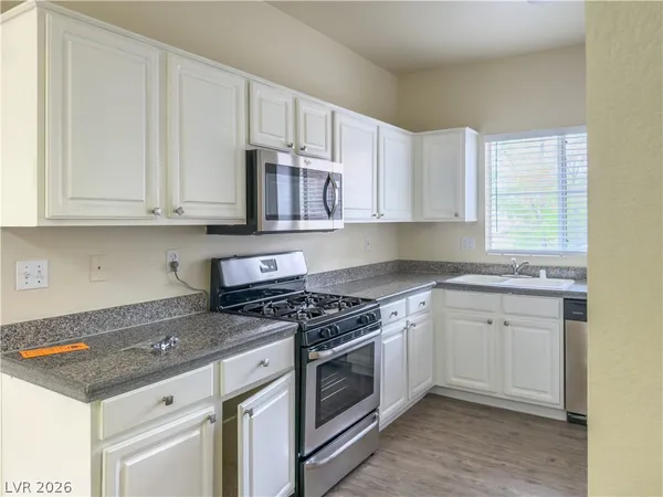 $1,800 | 5250 South Rainbow Boulevard, Unit 2062, Las Vegas, NV 89118
