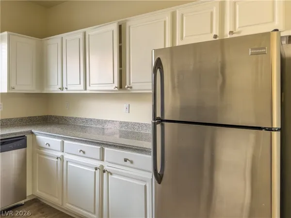 $1,800 | 5250 South Rainbow Boulevard, Unit 2062, Las Vegas, NV 89118