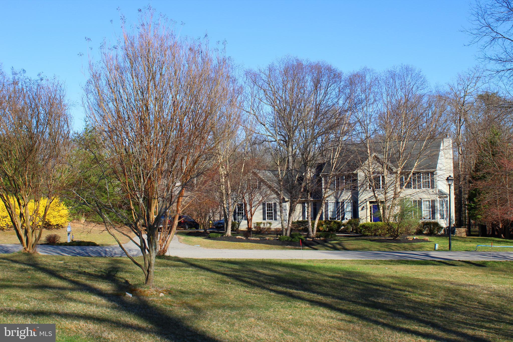 8385 Maryland Road Pasadena, MD 21122 - Photo 2 of 21 Full width of the lot viewed from a distance.