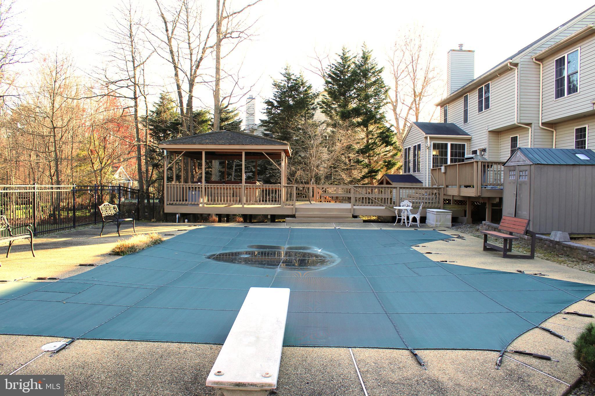 8385 Maryland Road Pasadena, MD 21122 - Photo 15 of 21 Pool from behind the diving board