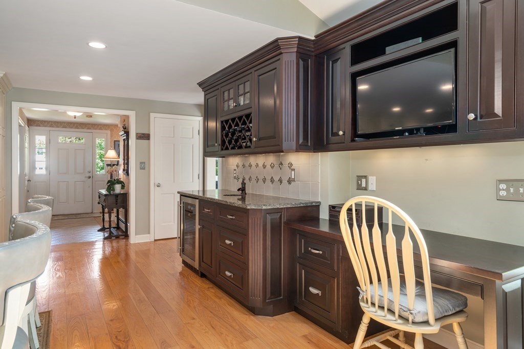 21 Patricia Road Sudbury, MA 01776 - Photo 8 of 42 Gallery Image 8