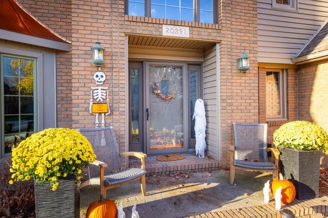 $499,900 | 20391 Windham Drive, Macomb, MI 48044