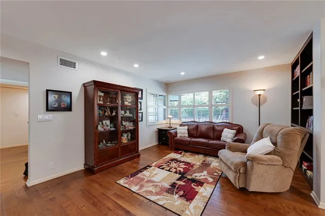 $1,375,000 | 5406 Hazeltine Avenue, Sherman Oaks, CA 91401