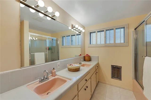 $1,375,000 | 5406 Hazeltine Avenue, Sherman Oaks, CA 91401