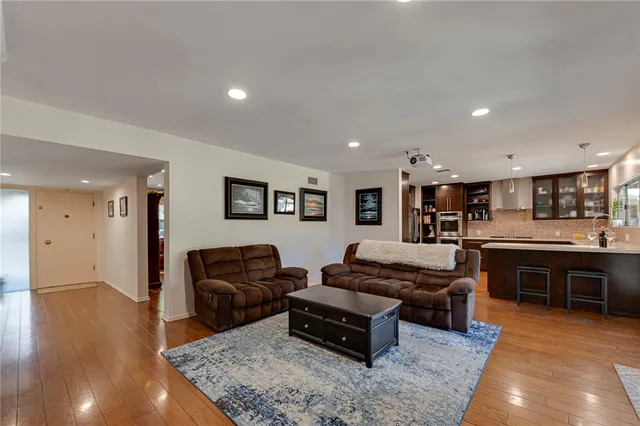 $1,375,000 | 5406 Hazeltine Avenue, Sherman Oaks, CA 91401