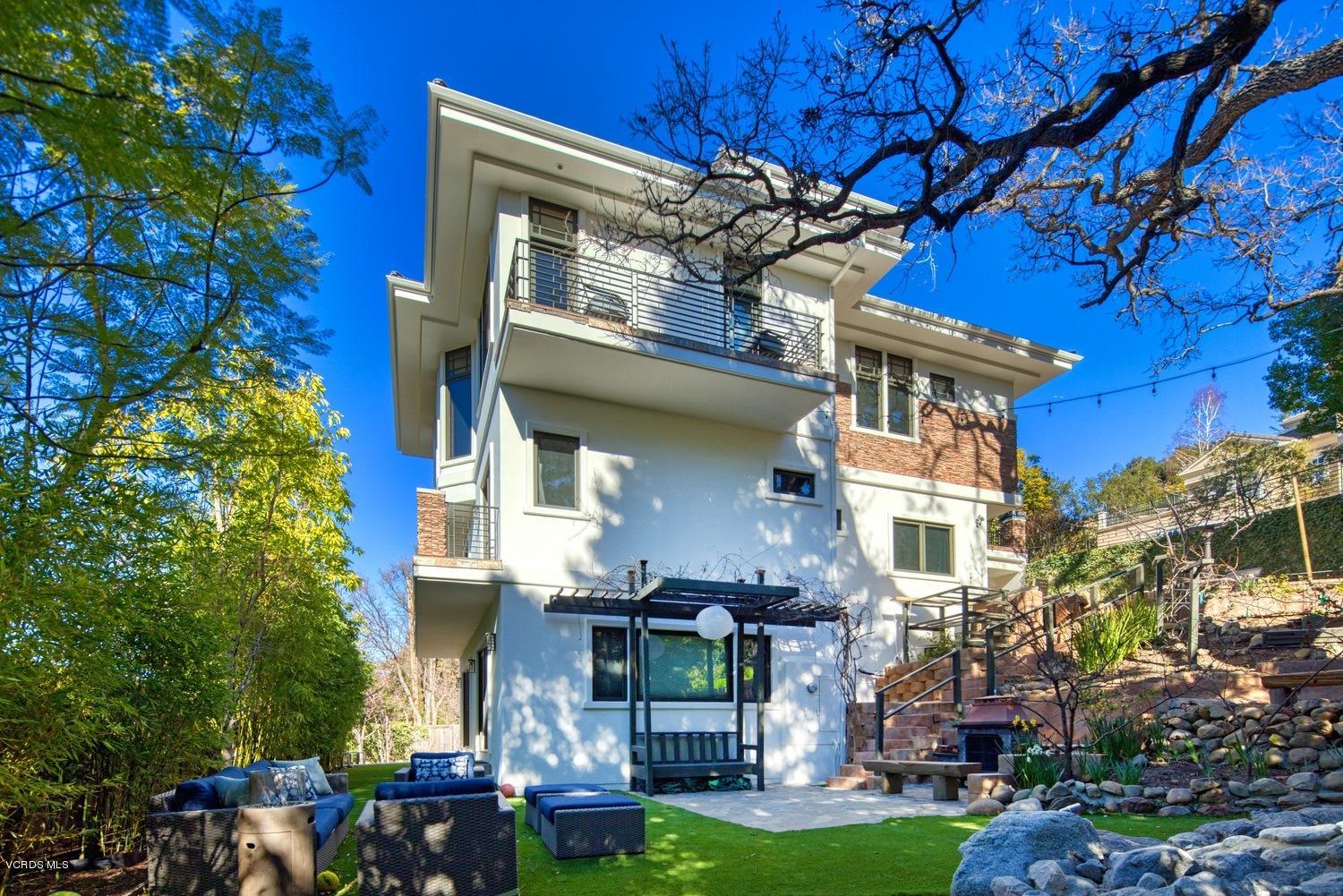 55 Upper Lake Road Westlake Village, CA 91361 - Photo 38 of 40 a view of a building with a porch