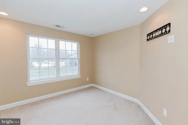 a view of empty room with window