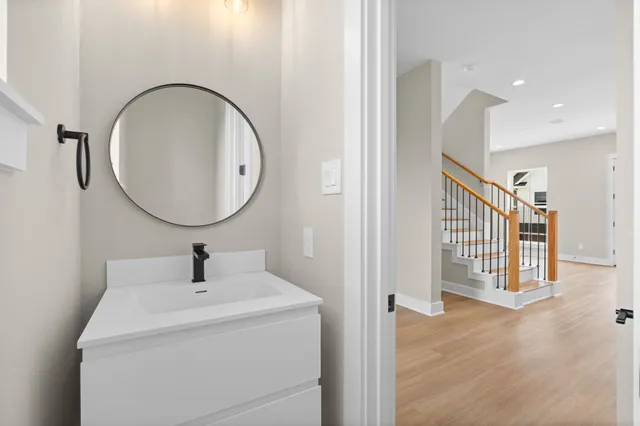 $369,900 | 5836 Highland Sun Lane, Houston, TX 77091