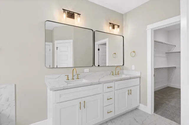 $369,900 | 5836 Highland Sun Lane, Houston, TX 77091