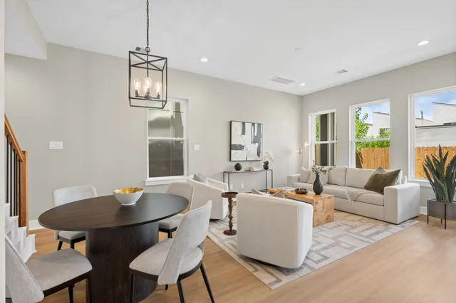 $369,900 | 5836 Highland Sun Lane, Houston, TX 77091