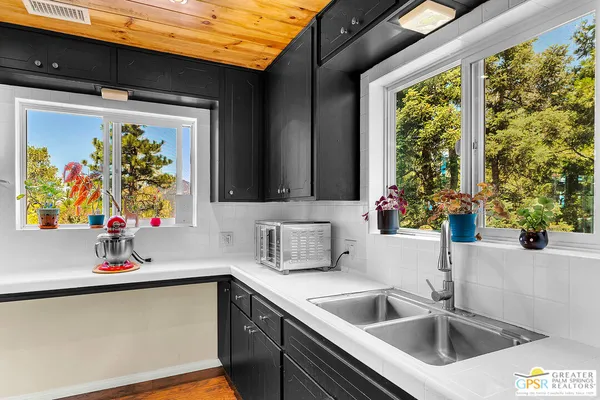 $625,000 | 23971 Skyview Drive, Idyllwild, CA 92549