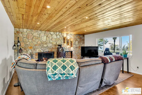 $625,000 | 23971 Skyview Drive, Idyllwild, CA 92549