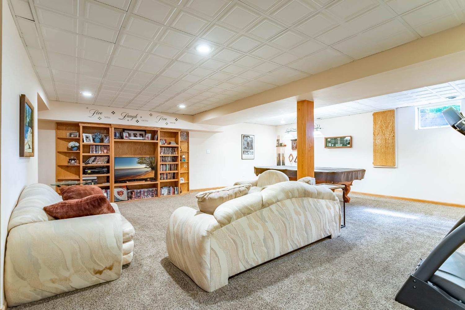1101 Treadway Road Munster, IN 46321 - Photo 46 of 74 1500x999