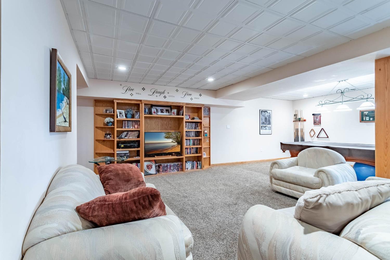 1101 Treadway Road Munster, IN 46321 - Photo 47 of 74 1500x999