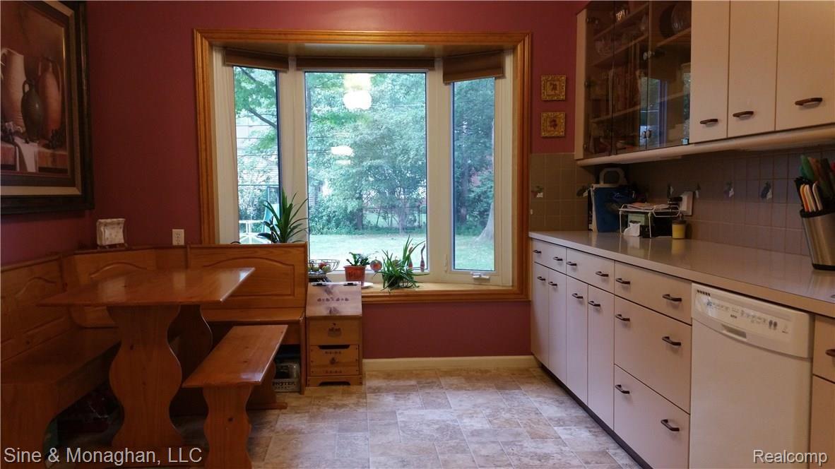 1862 Severn Road Grosse Pointe, MI 48236 - Photo 8 of 47 20150918_174656.jpg