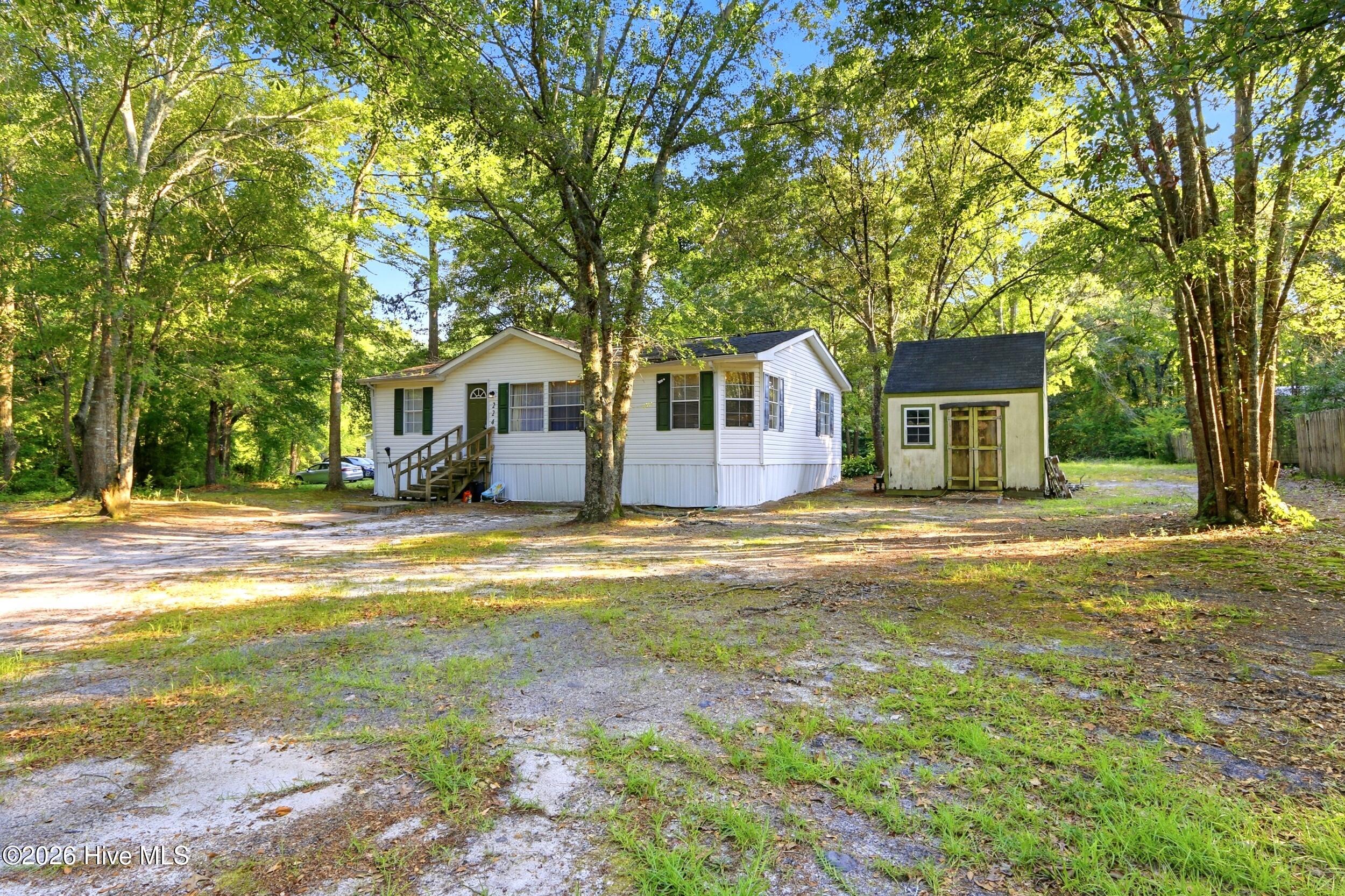 224 Chapel Ridge Road Richlands, NC 28574 - Photo 4 of 32
