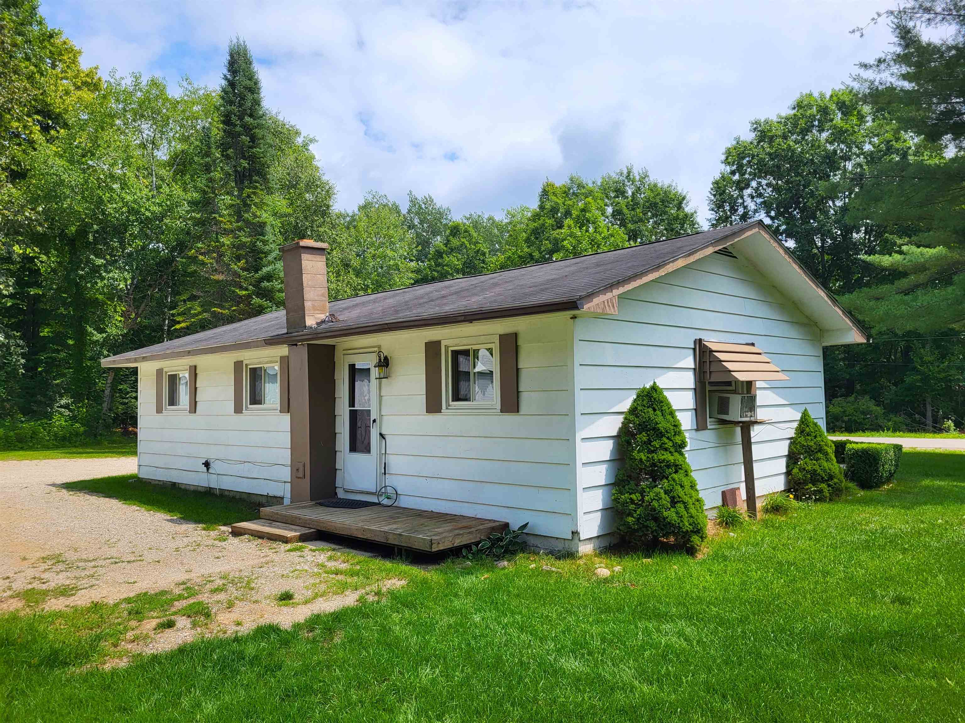 1853 Deerhaven Road Alger, MI 48610 - Photo 3 of 39