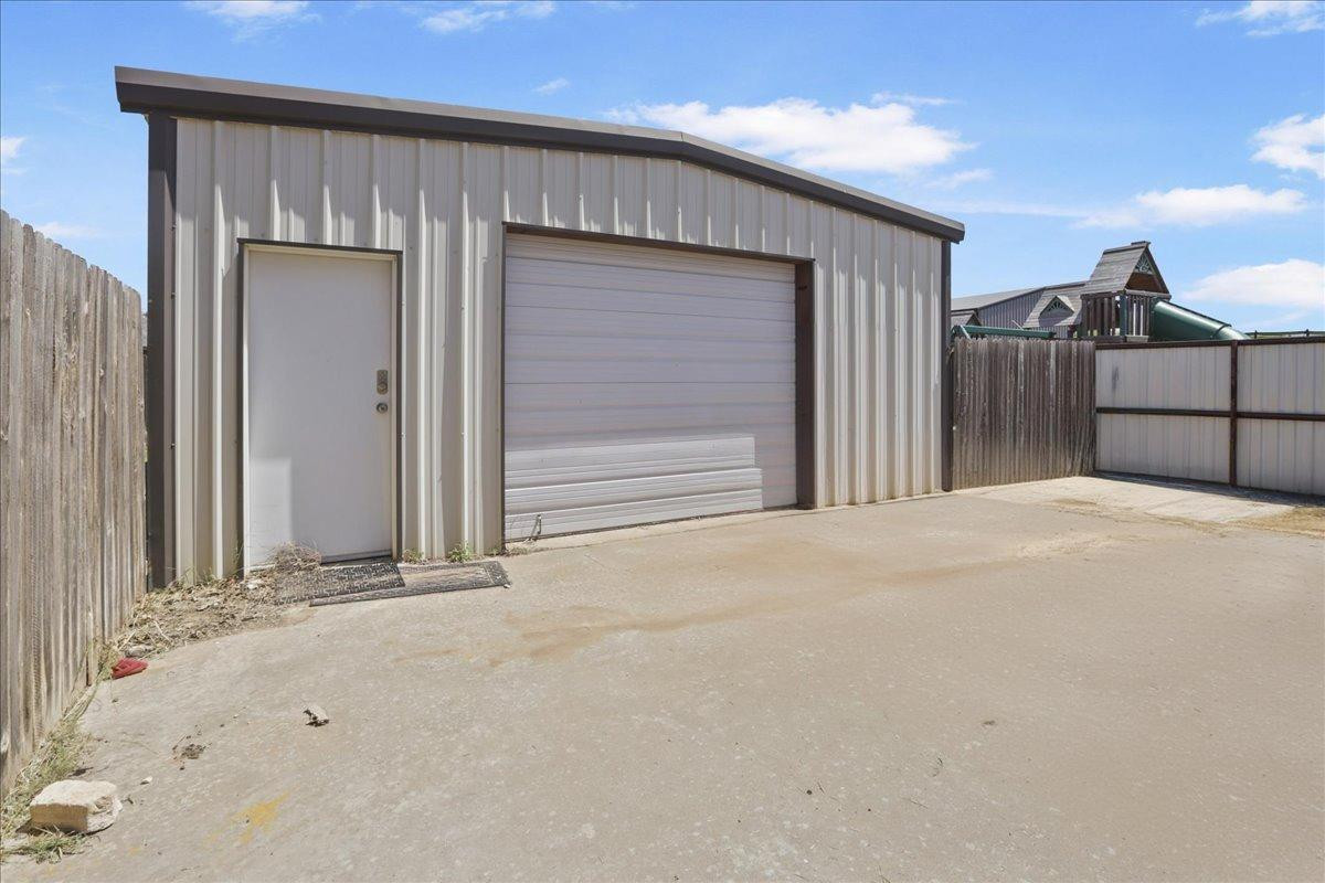 6304 County Road 7475 Lubbock, TX 79424 - Photo 28 of 28 a view of a garage
