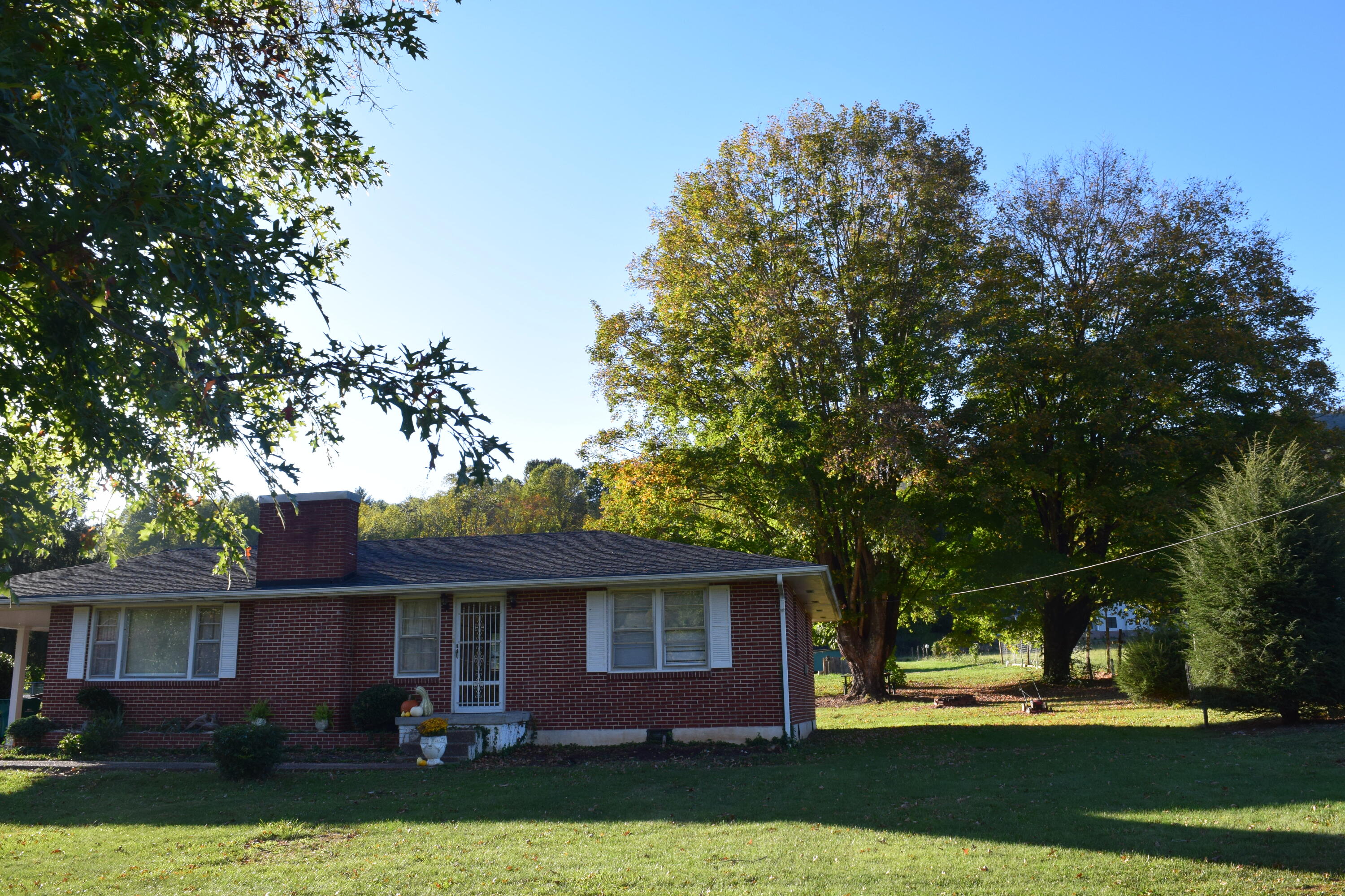 976 Rittertown Road Hampton, TN 37658 - Photo 6 of 17 DSC_0397