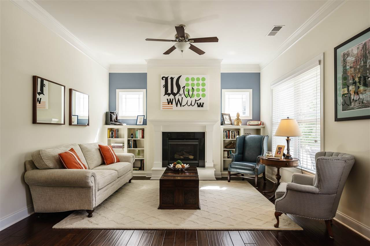 5612 Wade Park Boulevard Raleigh, NC 27607 - Photo 4 of 25 Living Room