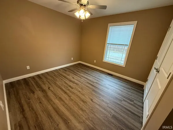$189,900 | 204 West Franklin Lane, Fort Branch, IN 47648