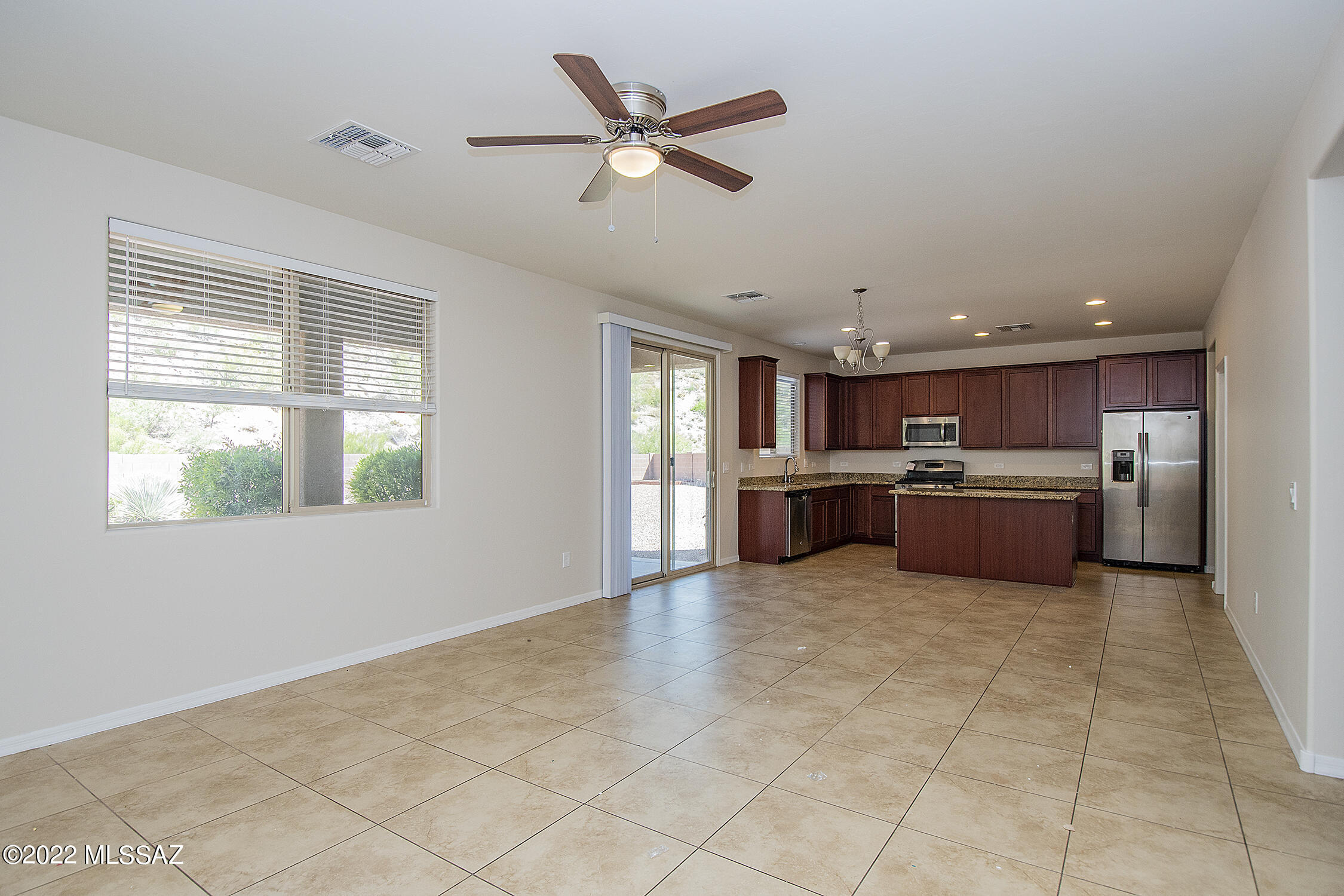 39081 South Running Roses Lane Tucson, AZ 85739 - Photo 9 of 43