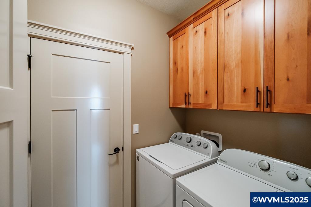 1047 Robbins Way Lebanon, OR 97355 - Photo 17 of 28