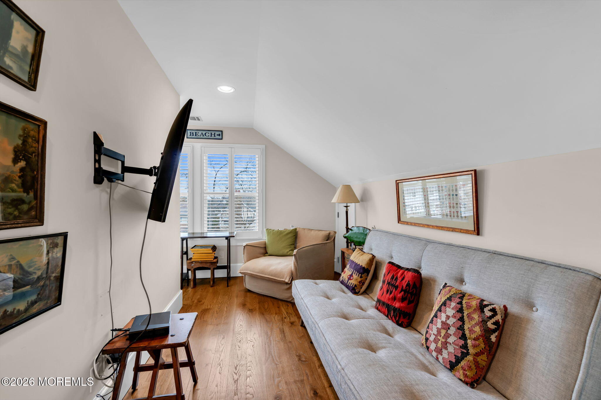 513 Morris Avenue Spring Lake, NJ 07762 - Photo 27 of 38 513 Morris 3rd floor sitting room