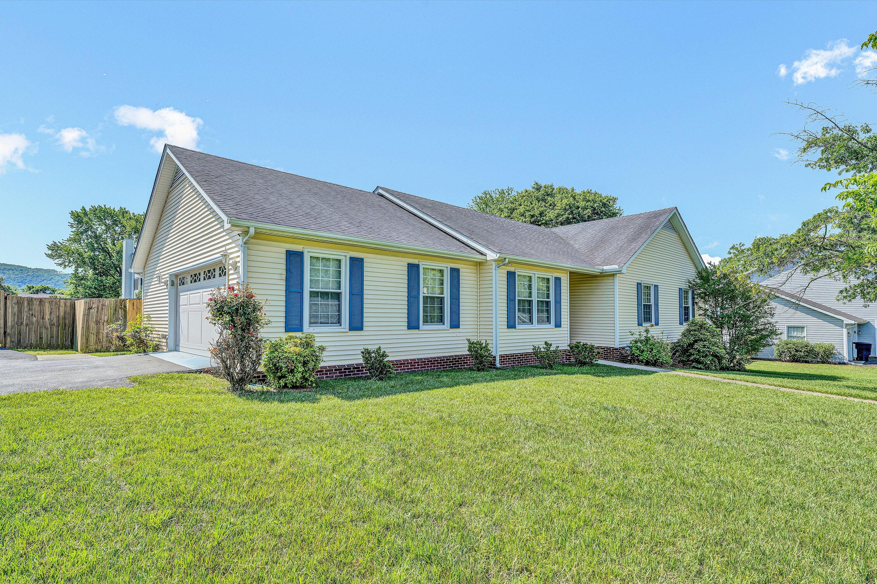 5508 Rome Drive Roanoke, VA 24019 - Photo 2 of 41 01-DSC00126