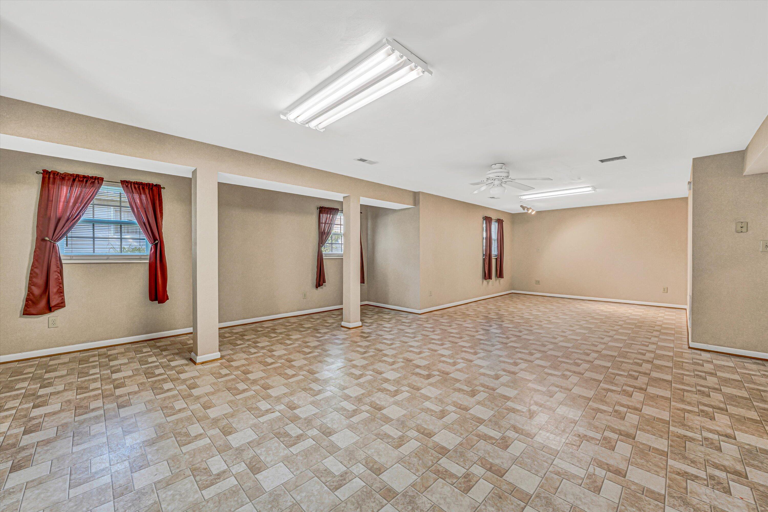 5508 Rome Drive Roanoke, VA 24019 - Photo 24 of 41 24-DSC00063