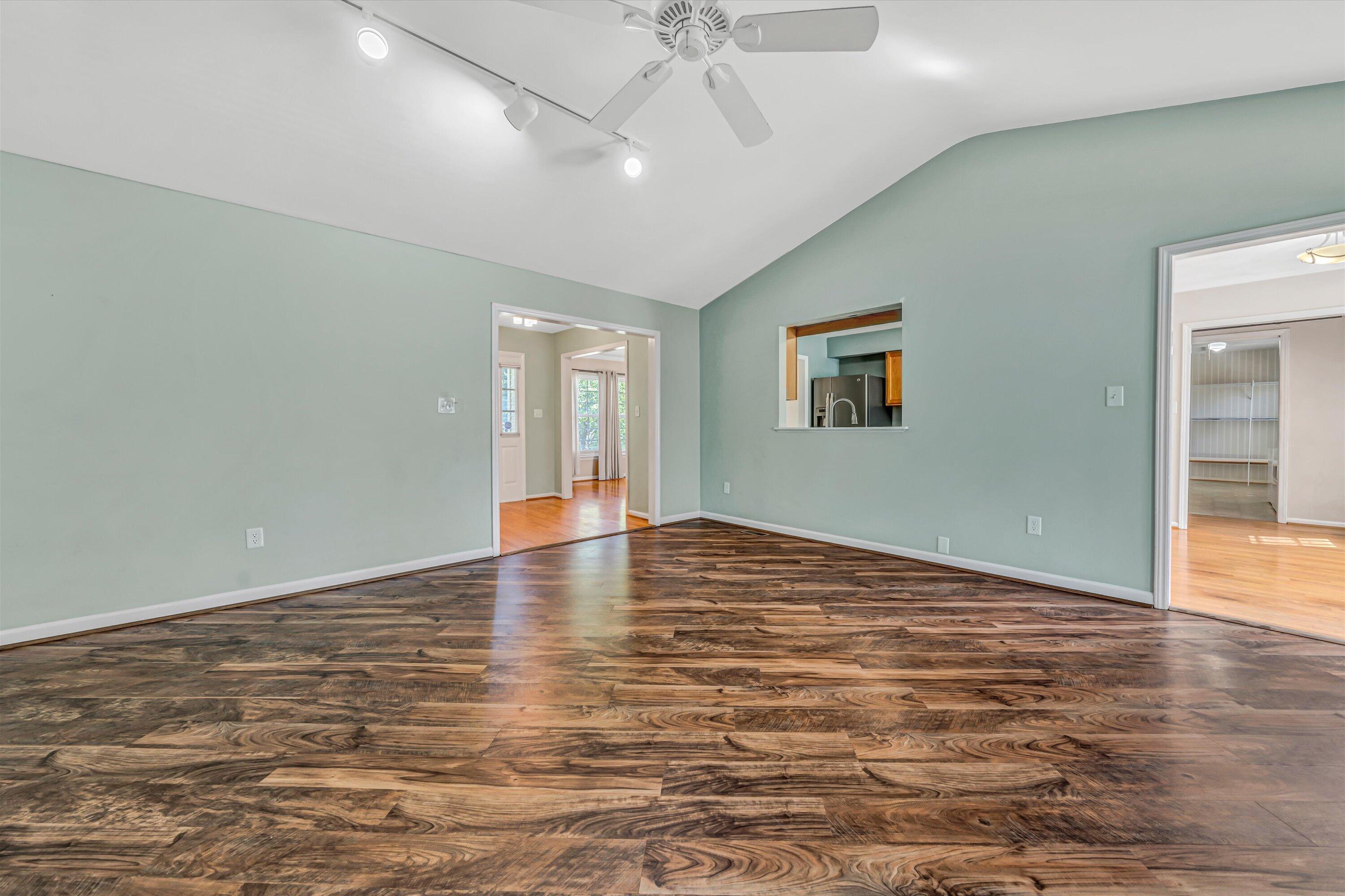 5508 Rome Drive Roanoke, VA 24019 - Photo 7 of 41 07-DSC00010