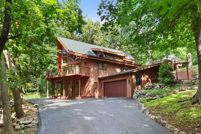 $1,400,000 | 450 North Lower Gardens Road, Fontana, WI 53125