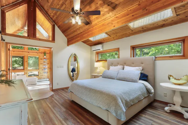 $1,400,000 | 450 North Lower Gardens Road, Fontana, WI 53125