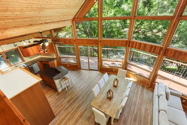 $1,400,000 | 450 North Lower Gardens Road, Fontana, WI 53125