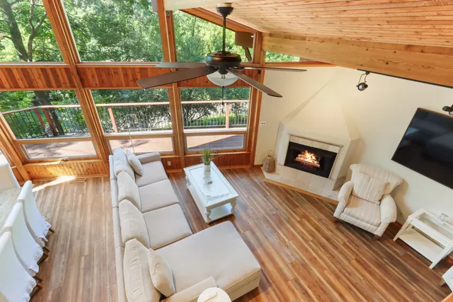 $1,400,000 | 450 North Lower Gardens Road, Fontana, WI 53125