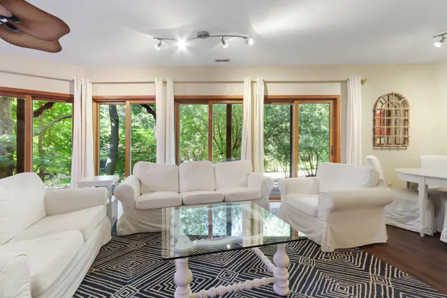 $1,400,000 | 450 North Lower Gardens Road, Fontana, WI 53125