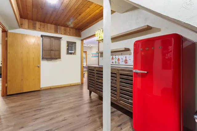 $1,400,000 | 450 North Lower Gardens Road, Fontana, WI 53125