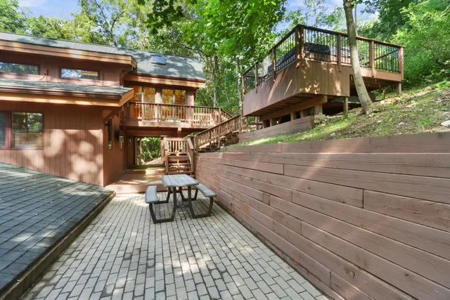 $1,400,000 | 450 North Lower Gardens Road, Fontana, WI 53125