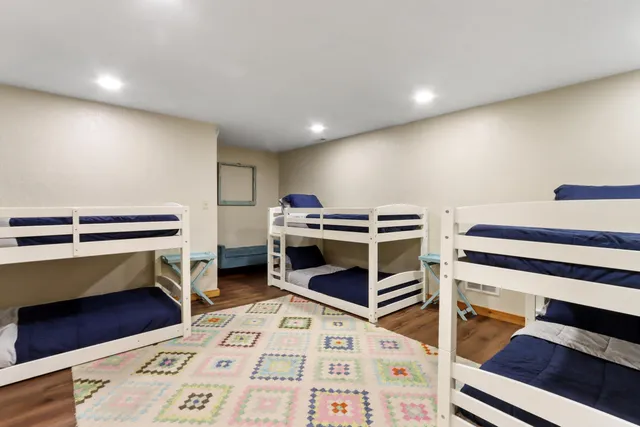 $1,400,000 | 450 North Lower Gardens Road, Fontana, WI 53125