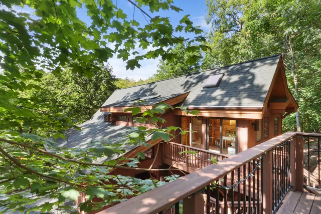 $1,400,000 | 450 North Lower Gardens Road, Fontana, WI 53125