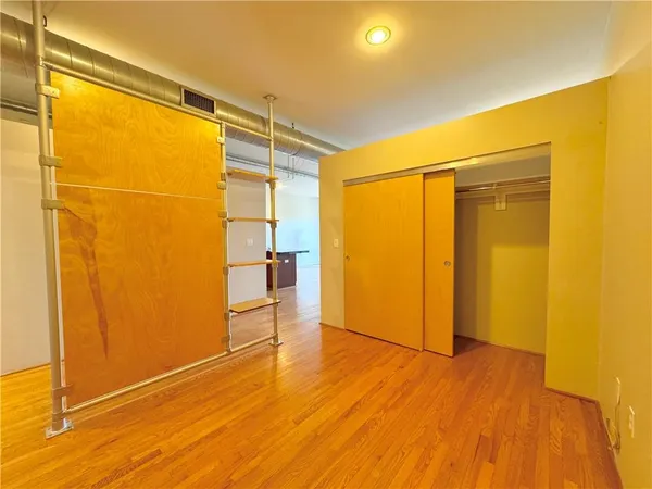 $325,000 | 522 Locust Lane, Unit 302, Kansas City, MO 64106