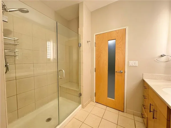 $325,000 | 522 Locust Lane, Unit 302, Kansas City, MO 64106